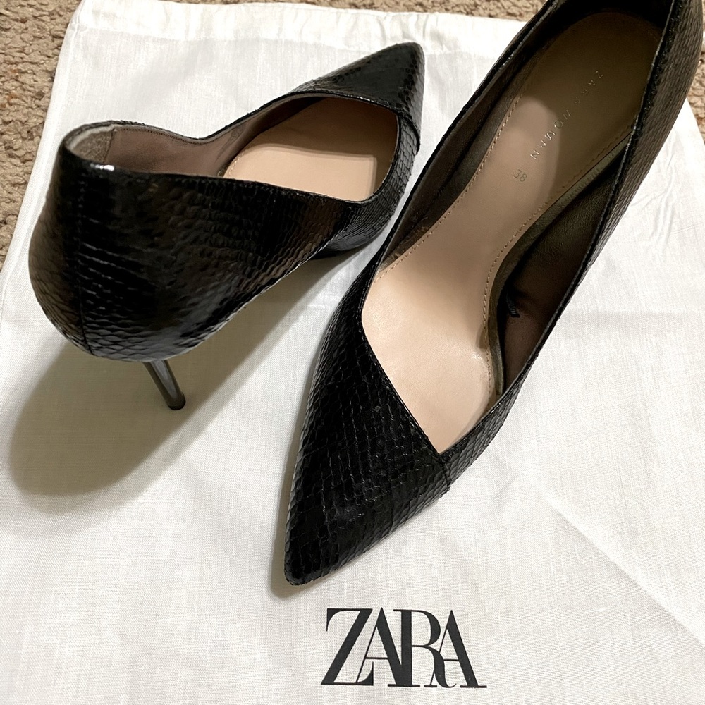 Zara Black pointy heels